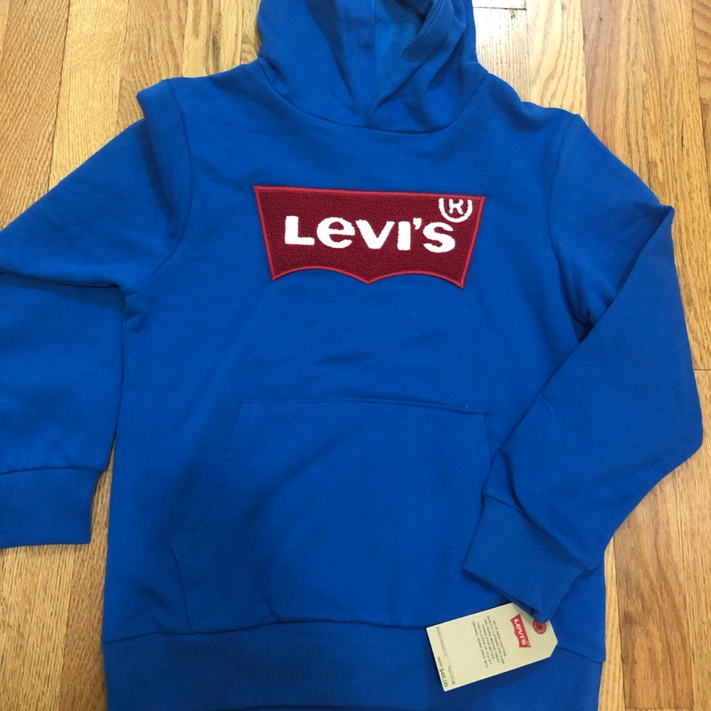 Levis sweatshirt.